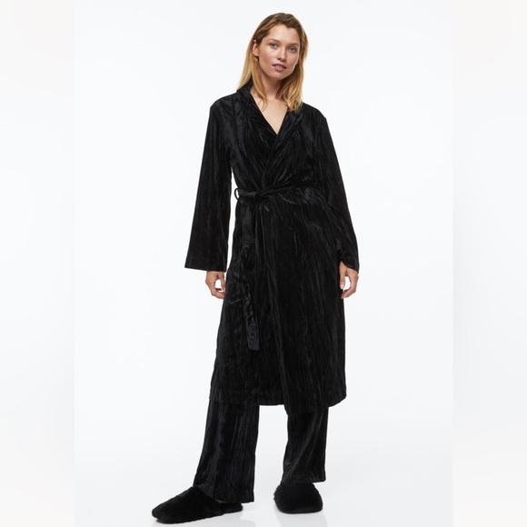 H&M Other - H&M Velour Dressing Gown/ Robe
